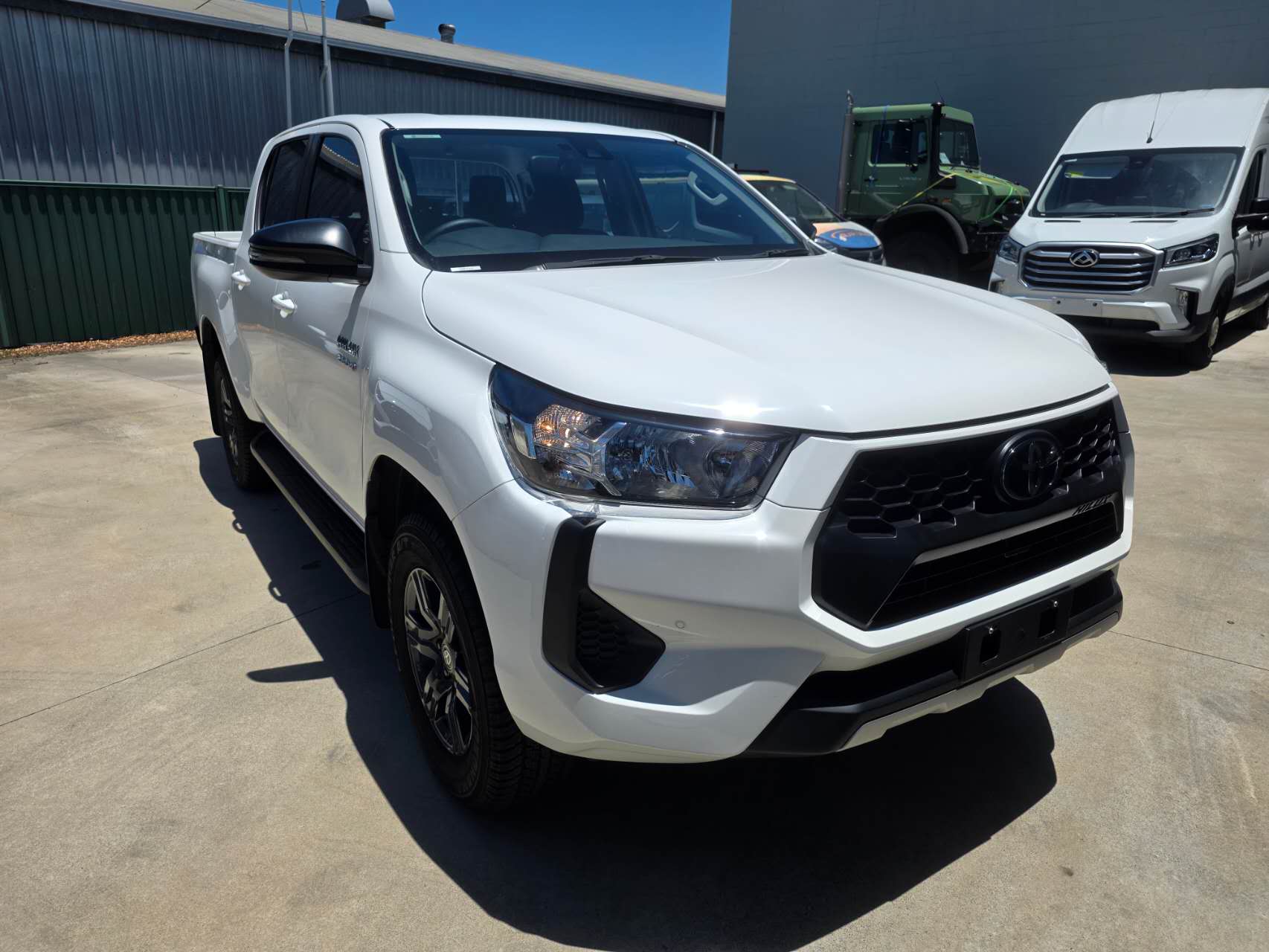 2024 Hilux SR 48V